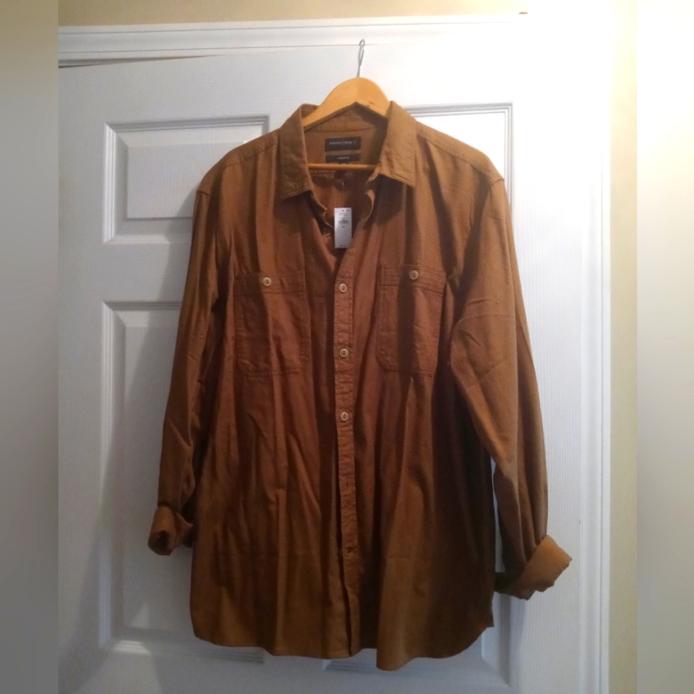 Men's lightweight long sleeved shirt